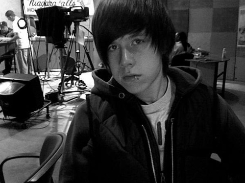 nicholasjamesw's profile picture. i'm 16 and single. follow me and add me on myspace. i'm nice.