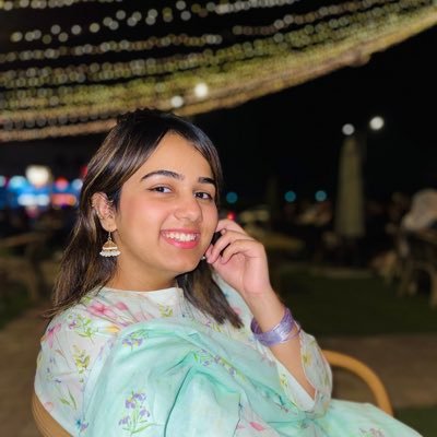 eman_naveeddd's profile picture. 