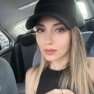 I love life, making new friends, traveling, food, music and everything that brings laughter! I look forward to meeting interesting people and sharing stories an