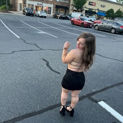 shyyyl10's profile picture. your favorite midget, Dm for FaceTime call😈 custom videos and Dropbox 💦🔥