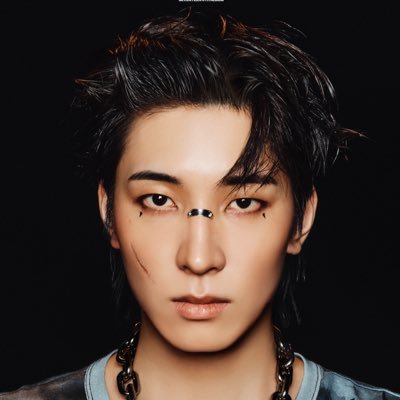 #WONWOO - be gay, du heißt 🤍 | multi 🌿 | bi/ace 💜 | 24 💫 | they/she 🌻 | missing wonwoo yoongi and hannie 😭