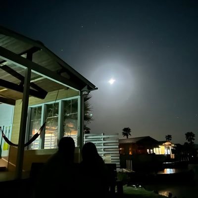 hokenjononaka's profile picture. 病院勤務を経てハム約20年の氷河期世代。市→都道府県に転職。2人の娘との思春期トークが刺激的。我慢し続けた結果、うつ病になり休職するも這い上がる。日々感じたことを筆にしたためる。誤字、脱字はご愛嬌。ときどき写真。心大切に。 ※ここは私の備忘録。そう、帳の中。あくまで個人の見解であり、組織を代表する意見ではございません。