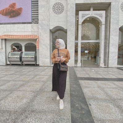 RanAbdelmonseff's profile picture. (flowers, seashells, astronomy, MHA