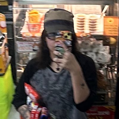 tokwaschild's profile picture. umaawit pa sa hangin at amoy araw ang bilat