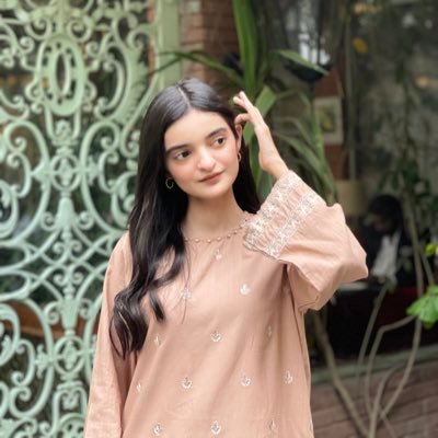 Samia_tariqq's profile picture. |SIMS'24|