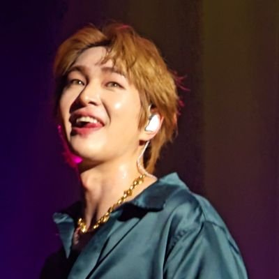 🎼💎🐇🍑🌱☔
The end of my Gaze is always you,
5HINee🩵
Love me some Neos Exos n SKZ too😊