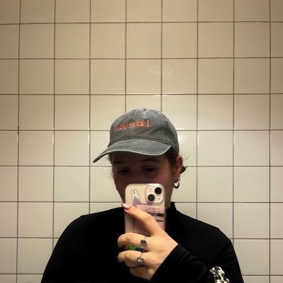 chlnrbrt's profile picture. 𓆝 𓆟 𓆞 𓆝 𓆟𓆝 𓆟 𓆞 𓆝 𓆟