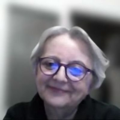Ey cesaret
Hep dolu tut bardağımı.
Sevgi ve umut
Birdir, yalnızlık ve cesaret bir. M.C.Anday