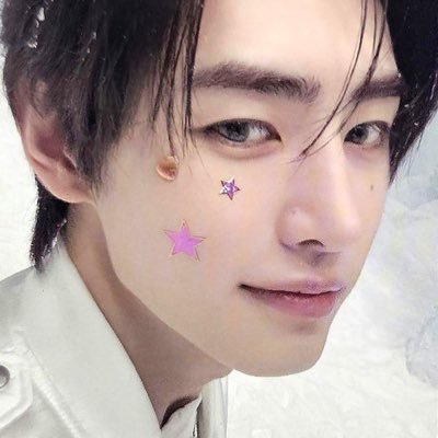 benjamingf____'s profile picture. i decide my vibe🍀