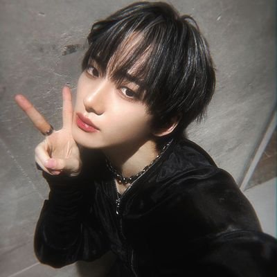|XJ| 💚 @abuwlino | only eng+nl! she/her 22 student | 'zero to hundred on the highest speed' ⋆˖ ࣪⭑