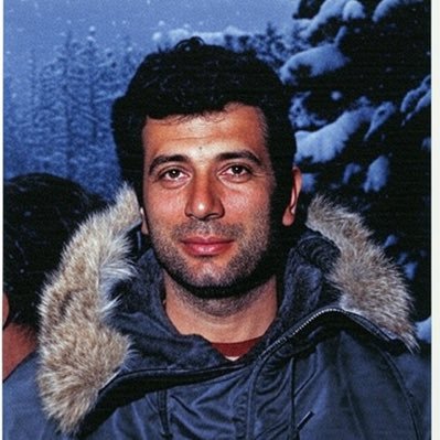 vedates_'s profile picture. Arkadaşlar, şarap benim dikizlerimi bozdu galiba, ayık kafayla bi de siz bakın lan!