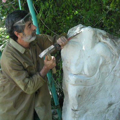 Zohair kherbik is a Syrian visual artist and sculptor with over 30 years of experience in both painting and sculpture.