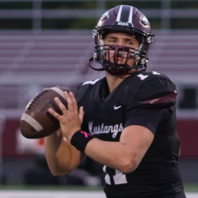 Dual Threat QB| Class of '26| 6’2” 200 lbs| Maple Heights HS (OH)
GPA: 4.2 | 4.63 40, 4.33 Shuttle, 9'9