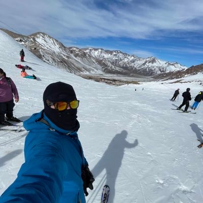 andresgonz18862's profile picture. Abogado. "Dulce et decorum est pro patria mori"