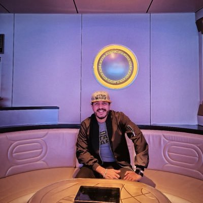 Dirodel's profile picture. Músico/baterista, productor audiovisual y fotógrafo. Actualmente Retail Sales Associate en Disney Cruise Line ⚓🚢