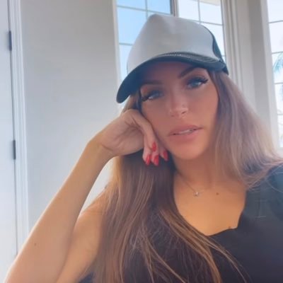 moody_mary40554's profile picture. I’m looking for a honest man to be with in a relationship nothing more