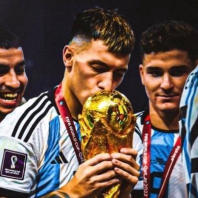 Lisandro Martinez Enthusiast, MUFC🇾🇪, we are SHITE | Ferrari 🐎, CL16 | WWE, Roman Reigns☝️| Darts 🎯, 180s=10 | #turtletown