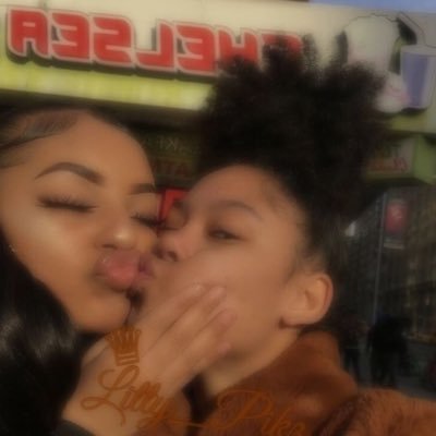 looking for bestie in the RDU area 😘 , yes I have a man but I like bitches more 😌 your secret safe with me mamas 😫FEMS ONLY !!🌈🩷 dm me I’m always active 😙