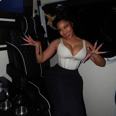 @NICKIMINAJ the greatest female rapper of all time š©· #Barbz Say that name, make 'em nervous