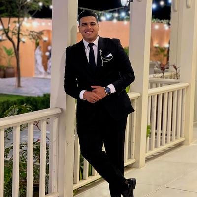 سنحيا بعد كربتنا ربيعا كأننا لم نذق بالأمس مرا🌻
