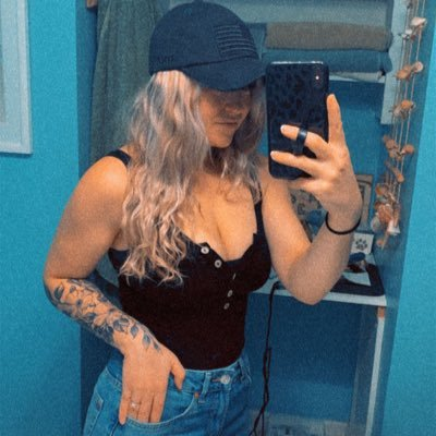 CLofficial40563's profile picture. ShibaBox is a DAO based NFT MarketPlace.