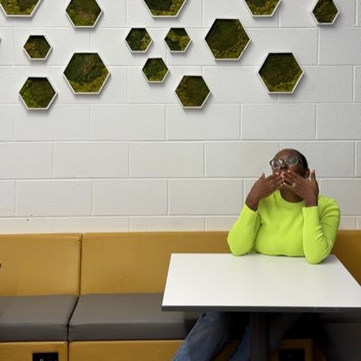 amakustic's profile picture. Legal practitioner. Kindly follow @amyabsng