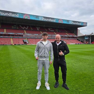 Supports AVFC,Son signed player for Walsall Fc,love National Hunt racing,Fine wine,meat,Gym,Carp Fishing,Shooting,British Hillclimbing and Boerboels