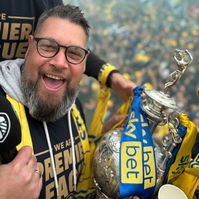 Leeds United man on the mic at Elland Road - Breakfast Presenter @TheYorkMix Radio 🎤