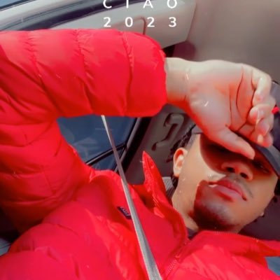 Traveling the world New Twitch streamer follow @isolatedwill sc @hoodiedrew insta @_kingd_19_ yt: @HoodieDrew I stream on there as well GoBirds🦅
