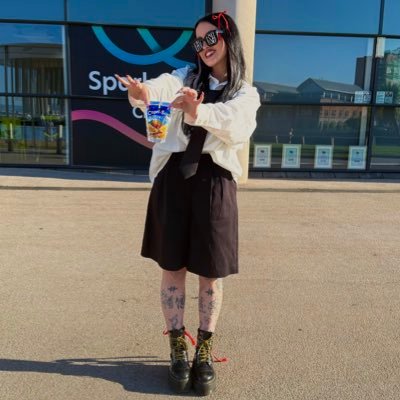 {she/her} | Tyler Joseph enthusiast | orthopaedic scrub nurse | priv: @_trvce