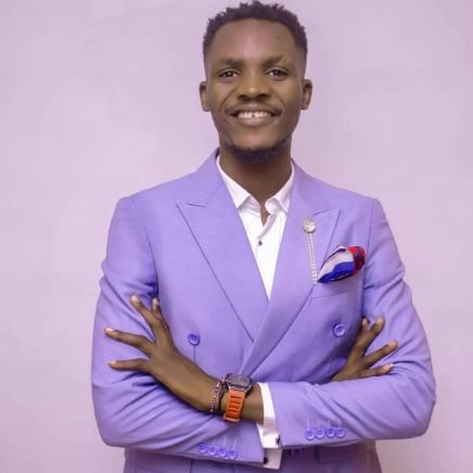 Je suis Ad.Daeius Sam isefe ✍️🙏🇨🇩🇺🇲🇨🇵 artiste musicien adorateur de l'Éternel écrivain parolier prédicateur motivateur marketeur
