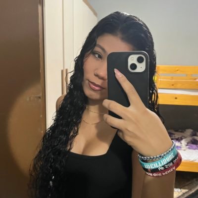 heloveras_'s profile picture. Saved by grace.