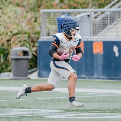 STUDENT ATHLETE @Coastfball (Juco) |RB| |5’9 200lbs| |unofficial GPA 3.7| |number: (808)896-6592 email: ocean808sesson@gmail.com | NCAA ID: 2306940714