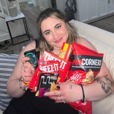 cliterally_same's profile picture. mrs. obama, it’s been an honor 🫡 (she/her)