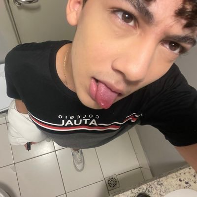 só pros bem mais próximos se eu aceitar e porque eu confio em você bjs 🤍