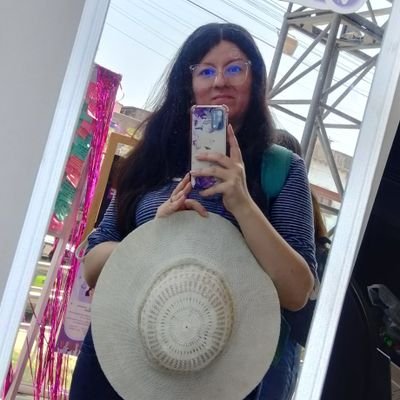 geral_din02's profile picture. Intenta no renegar (mucho) con la coyuntura peruana, le gustan los fics y traduce para relajarse 👀