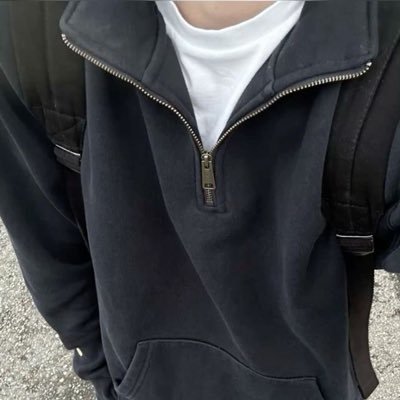 Saintinium's profile picture. a fucking dumbass