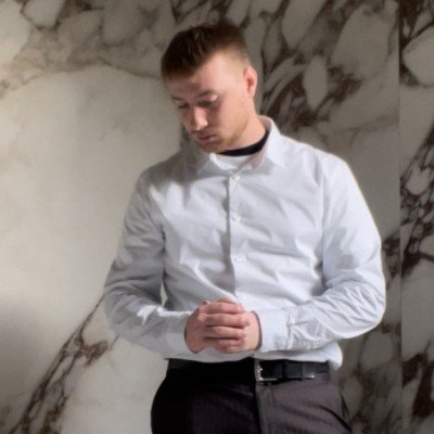 lefragzcom's profile picture. 21 🇫🇷 | Responsable Communication et Marketing for ⌛️💙