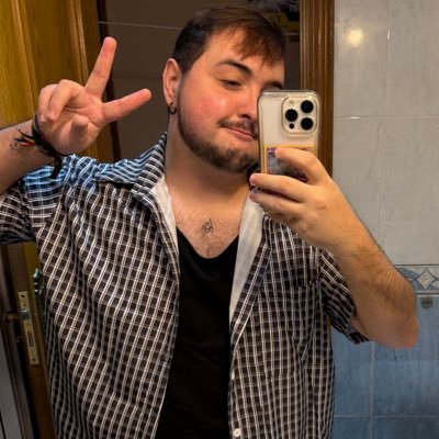 ♒️ 29 🦋 TCAE✨| Que la tormenta te pille bailando en tu desastre ⚡️🏳️🌈 | Jugador y Máster de Rol 🎲 | Unitas est Invicta🖤⚜️