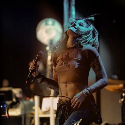 parisjackson93's profile picture. mediocre thom yorke impersonator ~Republic Records / CAA / Untitled MGMT~ bandaid out now目