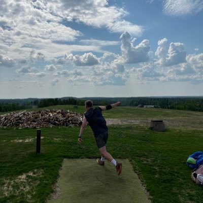 JLSandberg's profile picture. I like watching Chelsea play. I enjoy playing disc golf. I like listening to country music.