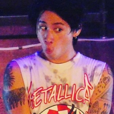 chocoo_1102's profile picture. 福岡07OORer .無言フォロー失礼します！ワンオクとちゃんみな大好き    (受験期のため低浮上)