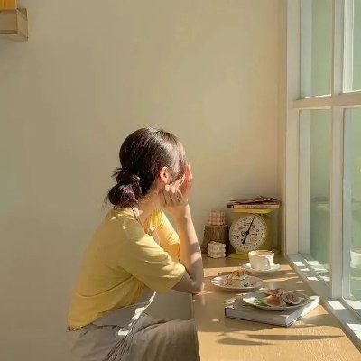 hyeeun34's profile picture. 결국 내 마음은 너무 오랫동안 공허했고 그 누구도 내 마음의 공허함을 채워줄 수 없으니까