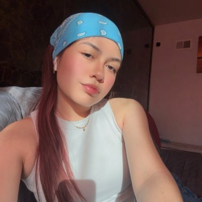 MarcelaXIX's profile picture. I know that all this shit's fabricated.