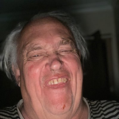 unserious non commercial artistic painter whom enjoys pictures