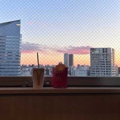 nikiti_SUSUMU's profile picture. tmu  法学法b3