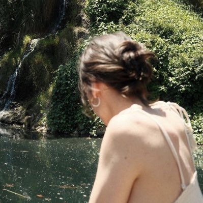 V_eronicamalik's profile picture. Just out here being a stan!