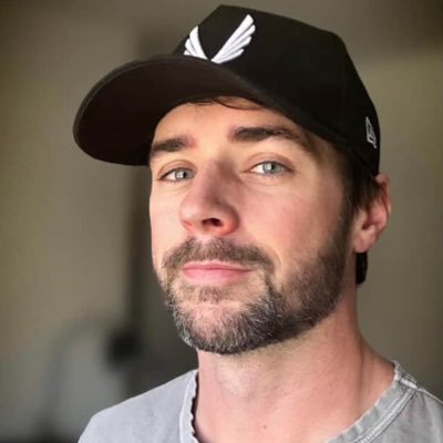 charlie capenさんのプロフィール画像