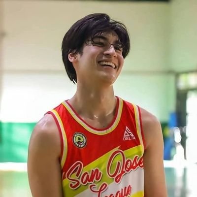 userlarz1998's profile picture. 