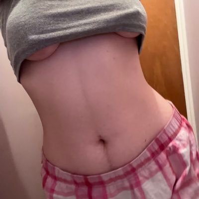 Minors DNI • 18+ • 20 • NSFW 🥰 • UK based • no D pics pls, only fun flirting!! • bisexual 💞